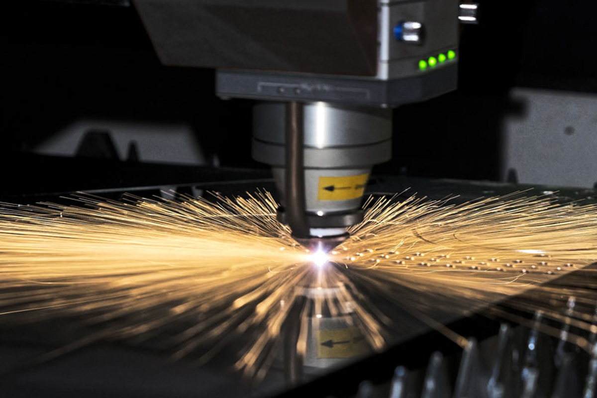 Fiber laser cutting